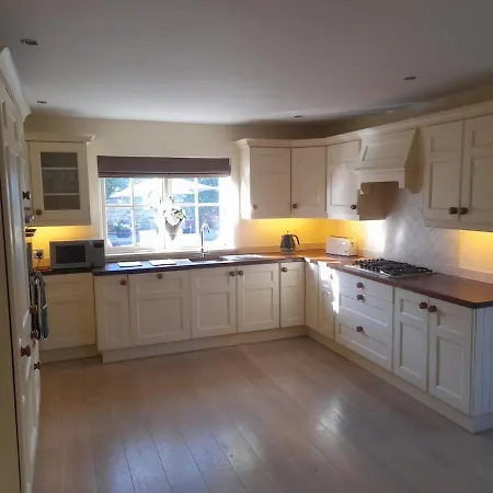 Beautiful Within Walking Distance To *