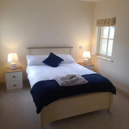 בית נופש Beautiful Within Walking Distance To