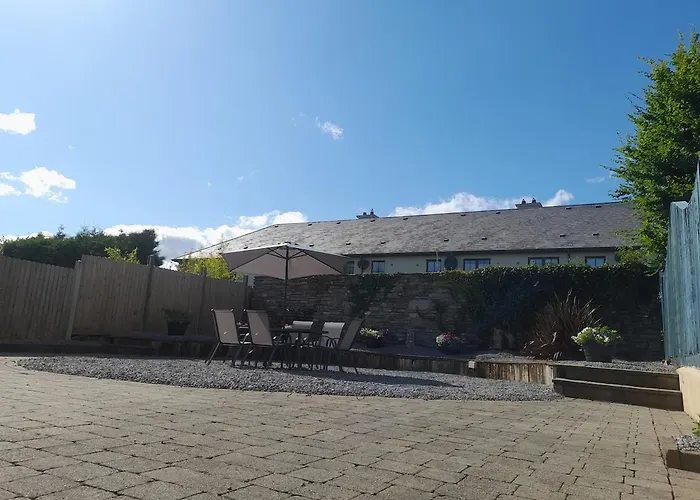 בית נופש Beautiful Within Walking Distance To