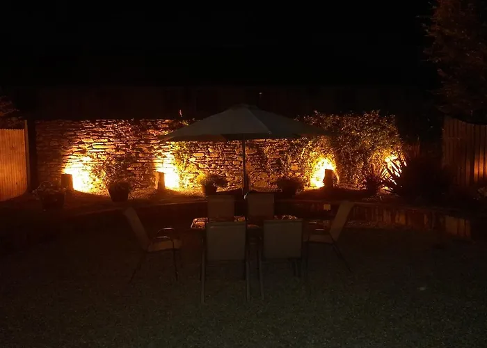 בית נופש Beautiful Within Walking Distance To