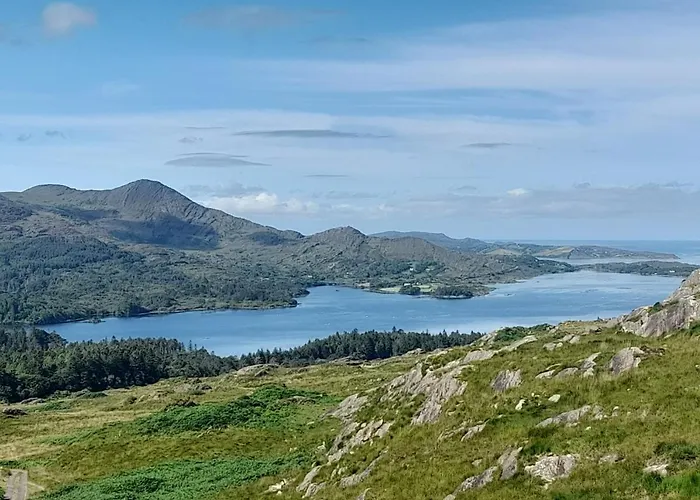 בית נופש Beautiful Within Walking Distance To *